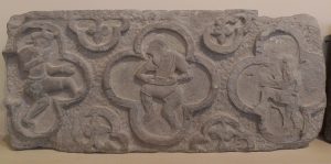 Фрагмент архитектурного декора. Известняк, глинистый сланец; резьба. Кубачи, XIV - начало XV в.