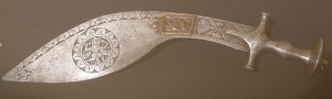 Нож кукри. Непал, XIX в. Сталь, латунь, железо, ковка, резьба, насечка латунью