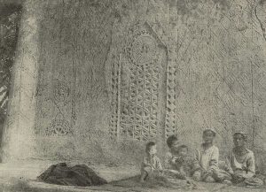 Орнаментированная глиняная стена загородного дома. Самарканд. XIX в.