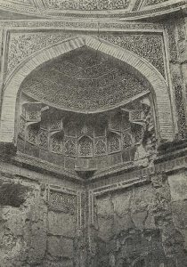 Мазар Баян-Кули-хана. Бухара. 1358 г. Деталь изразцовой декорации