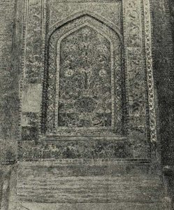 Деталь изразцовой декорации медресе Абдул-Азис-хана