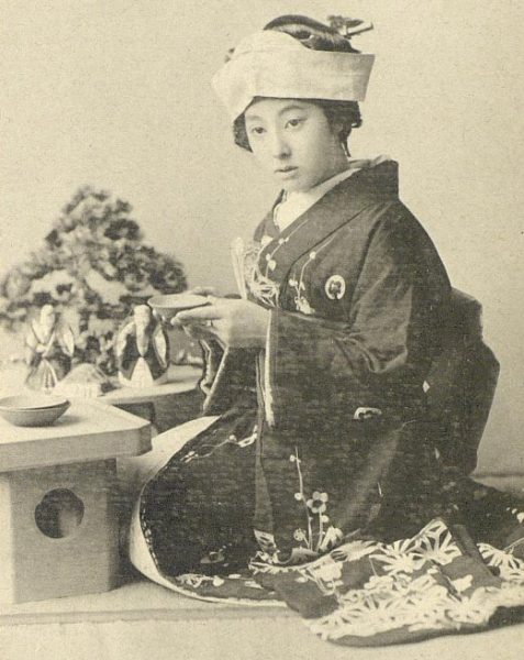 Портрет невесты с чаркой сакэ. Япония, до 1917 г.