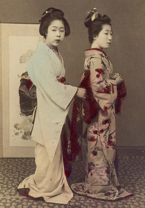 Японцы показали женщин в клетках (смотреть фото)