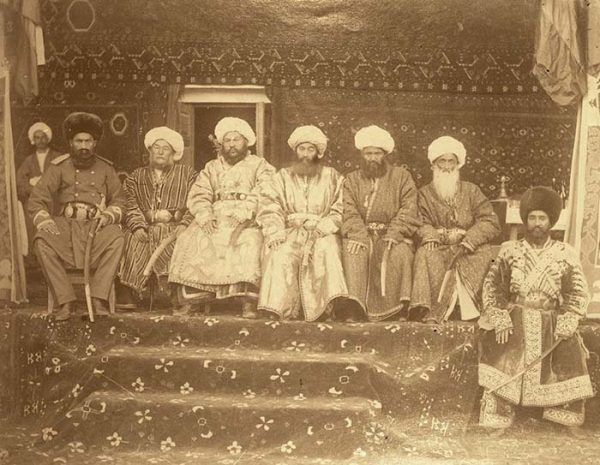 Приближенные эмира Бухары. Бухара, конец XIX в.