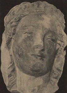 Женская голова из дворца юстиции в Лаоне (первая пол. XIV в.)